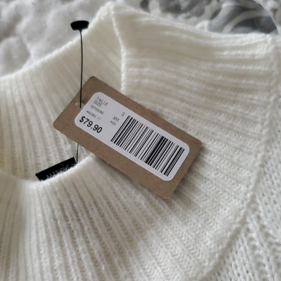 Sweater - Picture 3 of 3